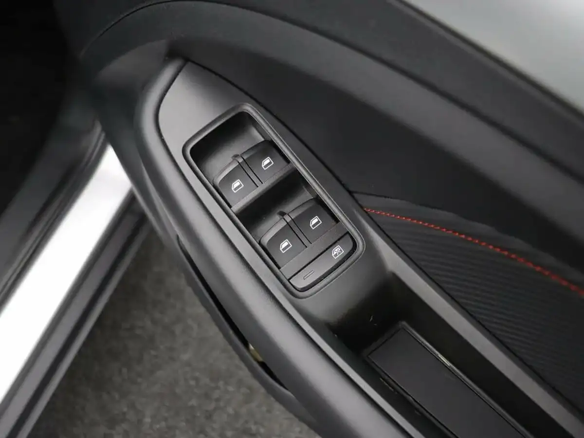 2023-mg-zs-suv-e-trophy-connect-ev-156ps-long-range-big-26