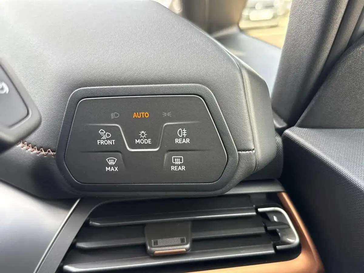 2024-cupra-born-e-v3-230ps-77kwh-e-boost-big-41