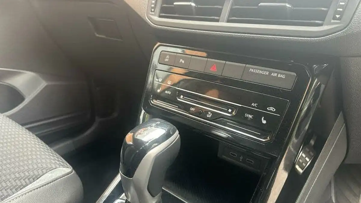 2022-volkswagen-t-cross-15-tsi-r-line-big-28