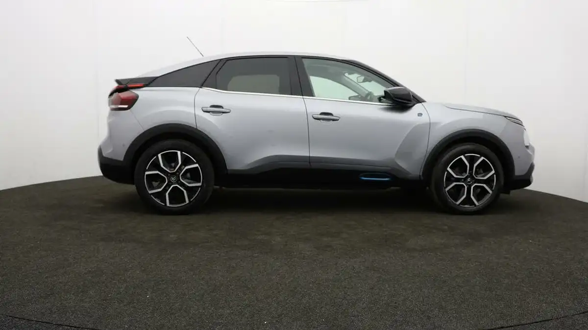 2022-citroen-c4-e-shine-big-36