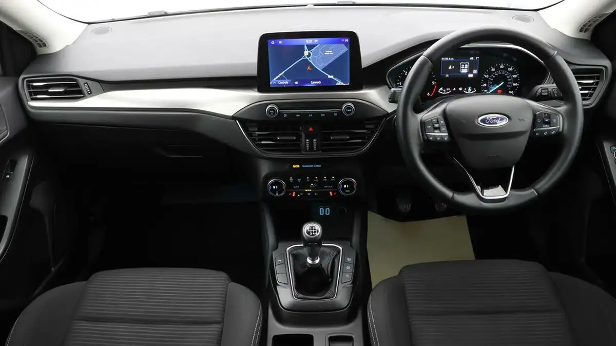 2021-ford-focus-15-titanium-edition-hatchback-big-12