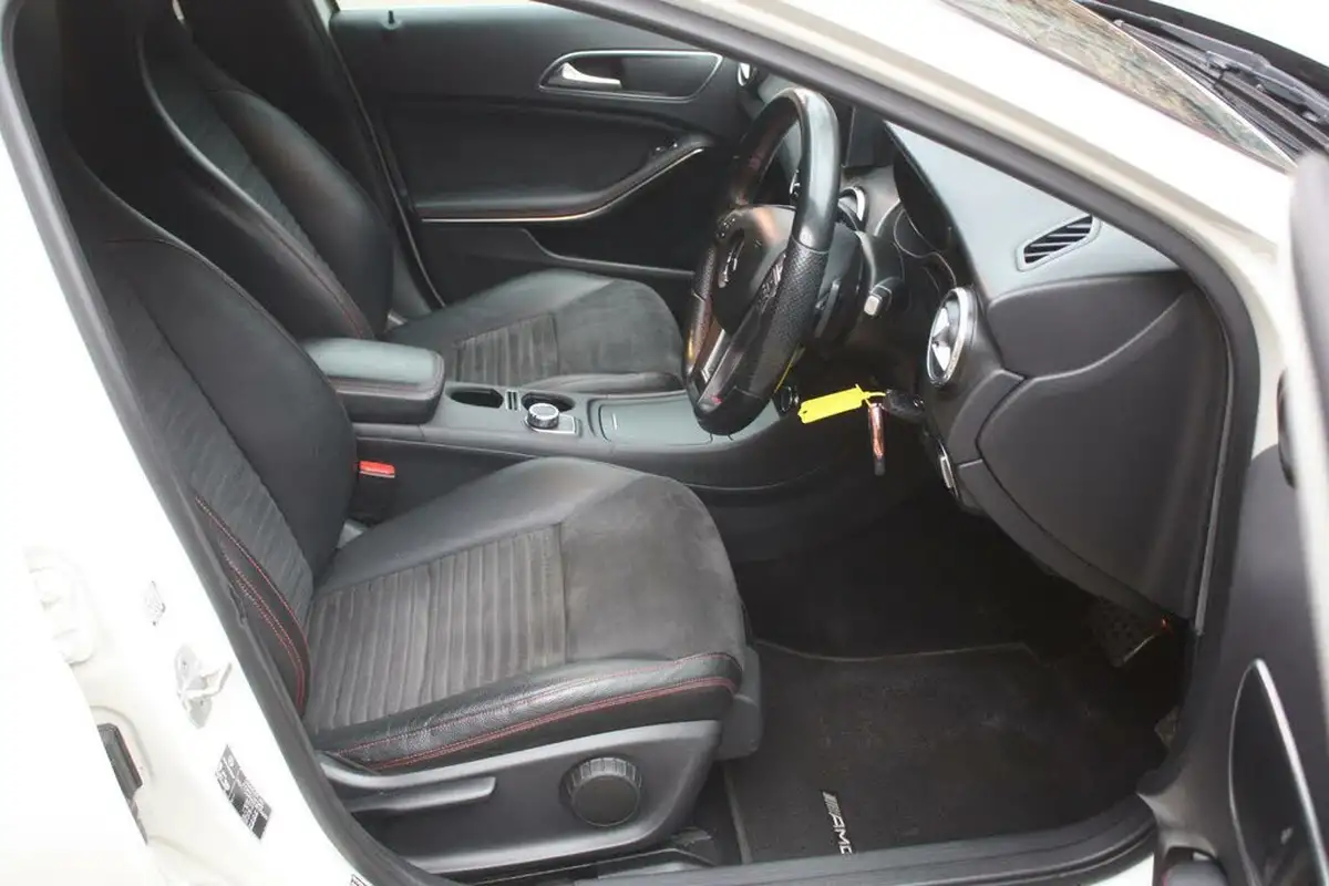 2014-mercedes-benz-gla-class-21cdi-amg-line-premium-package-170bhp-220-4matic-7g-dct-big-8