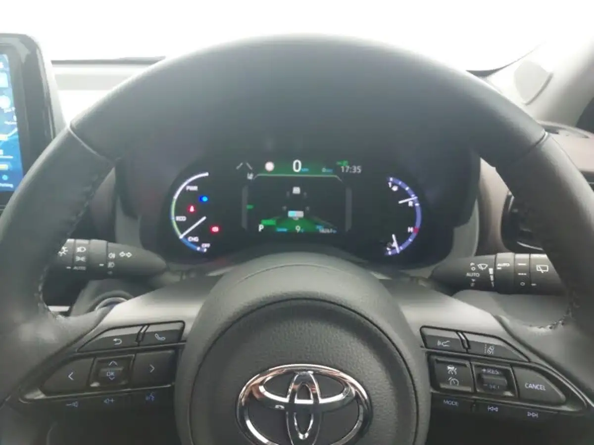 2022-toyota-yaris-cross-15-vvt-i-excel-big-18