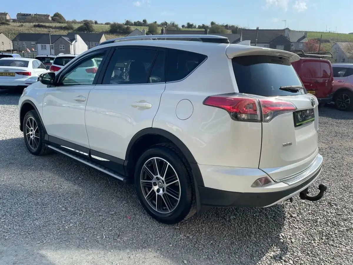2016-toyota-rav4-20d-4d-excel-big-3