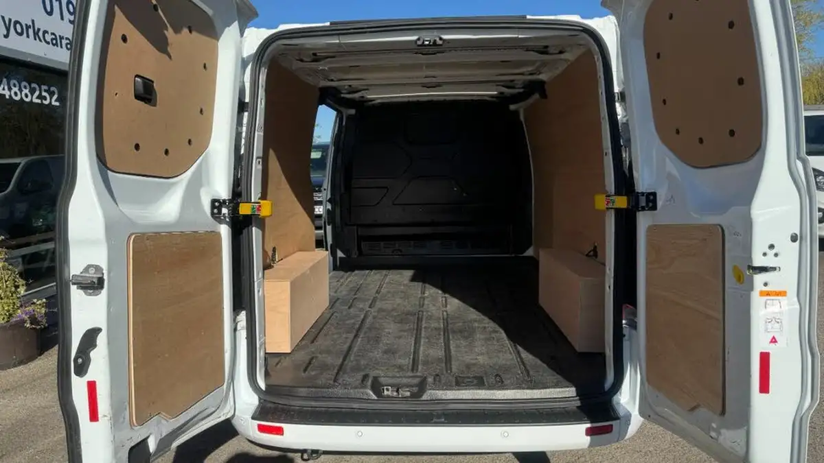 2022-ford-transit-custom-20tdci-340-l1h1-limited-170pseu6dt-auto-big-18