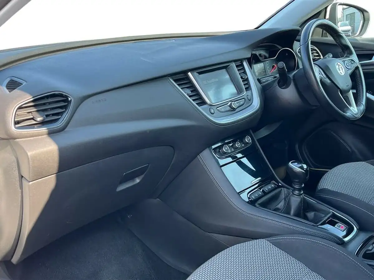 2019-vauxhall-grandland-x-12-se-big-6