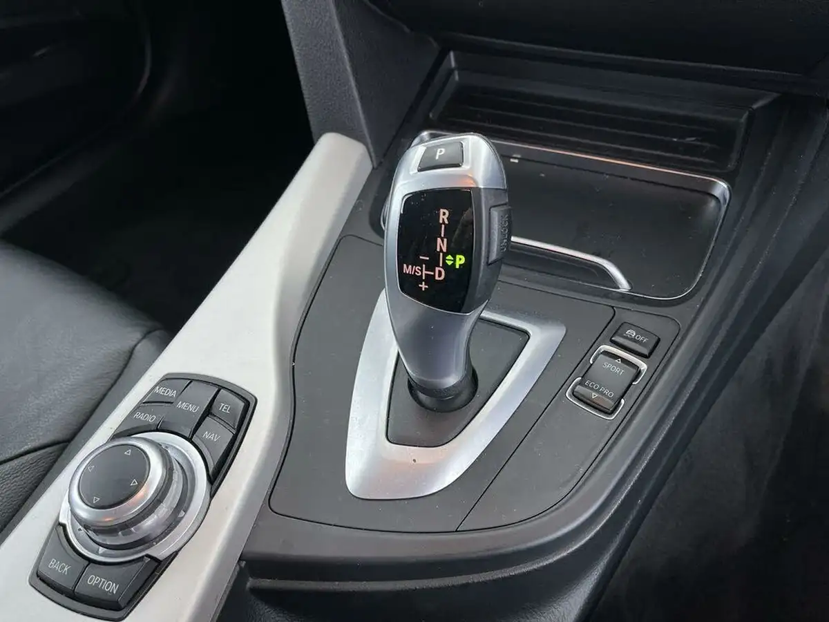 2017-bmw-3-series-15-318i-se-touring-5d-auto-big-32