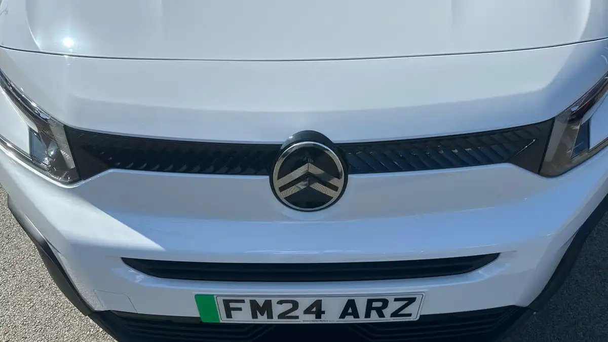 2024-citroen-berlingo-e-plus-m-size-big-45