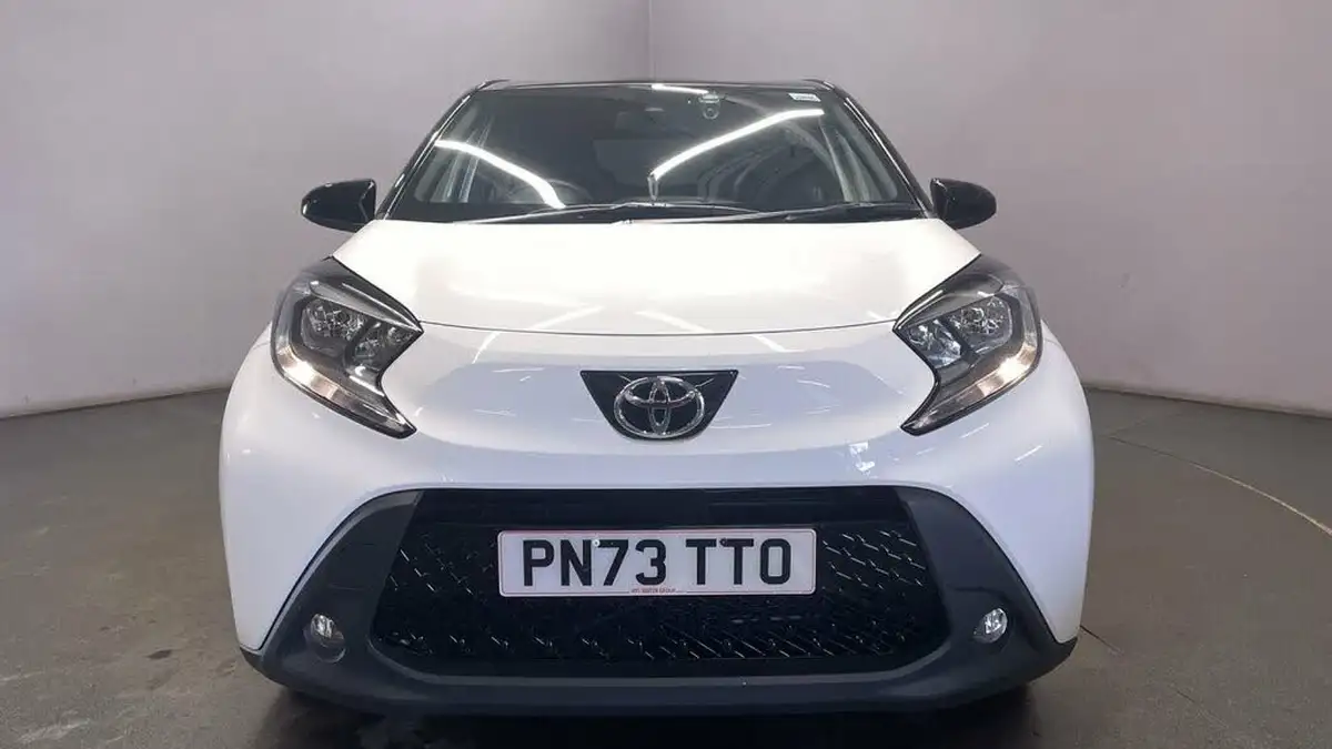2023-toyota-aygo-x-10-vvt-i-edge-big-9