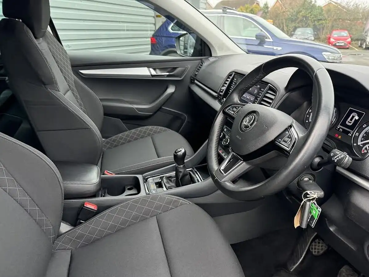 2018-skoda-karoq-16tdi-se-scr-1596cc-big-1