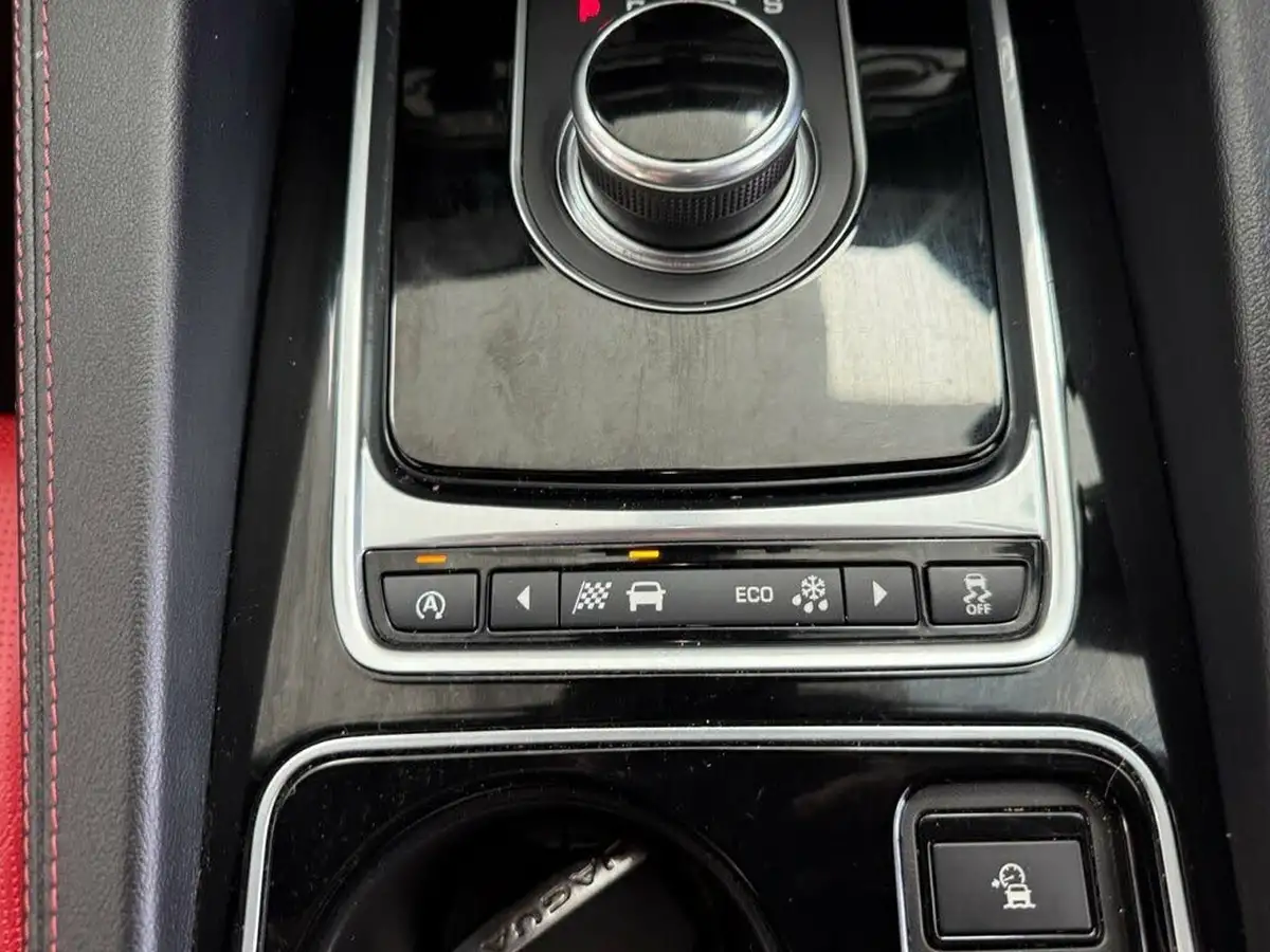 2016-jaguar-f-pace-20-i4d-r-sport-awd-auto-big-45