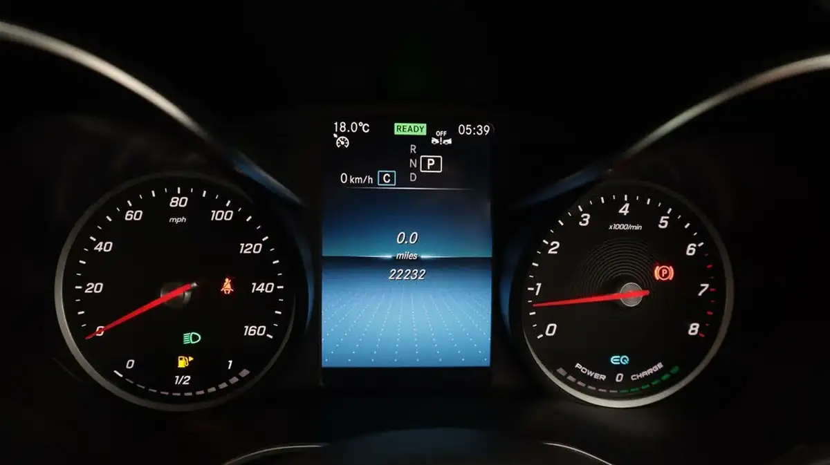 2022-mercedes-benz-c-class-15-c200-amg-line-edition-premium-coupe-big-10