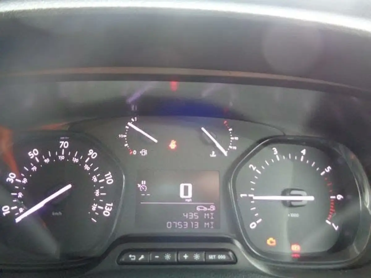 2021-peugeot-expert-15-bluehdi-compact-120bhp-big-18