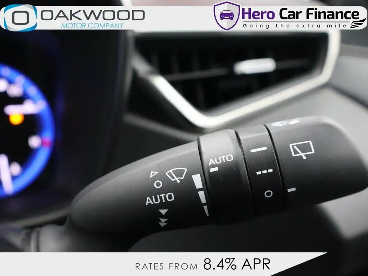 2019-toyota-corolla-18-vvt-i-excel-trk-hatchback-big-20