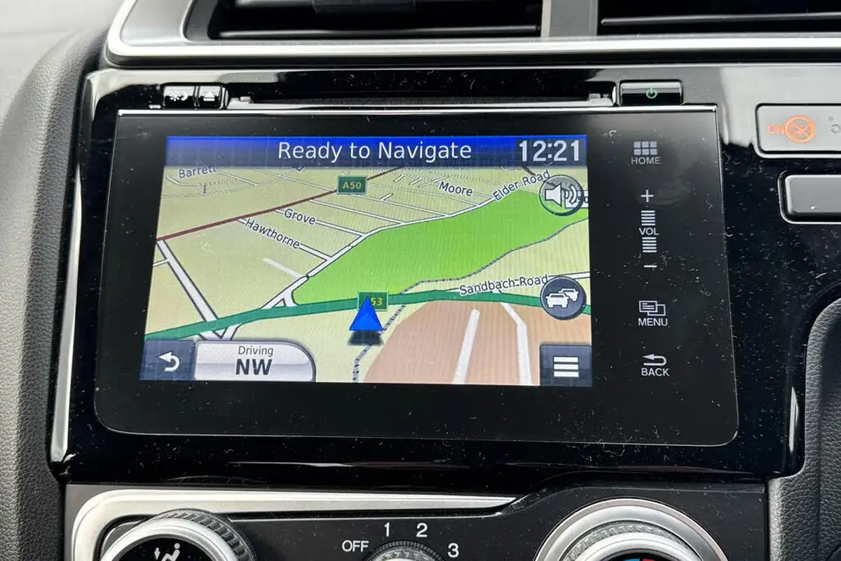 2019-honda-jazz-13-i-vtec-se-navi-cvt-big-12