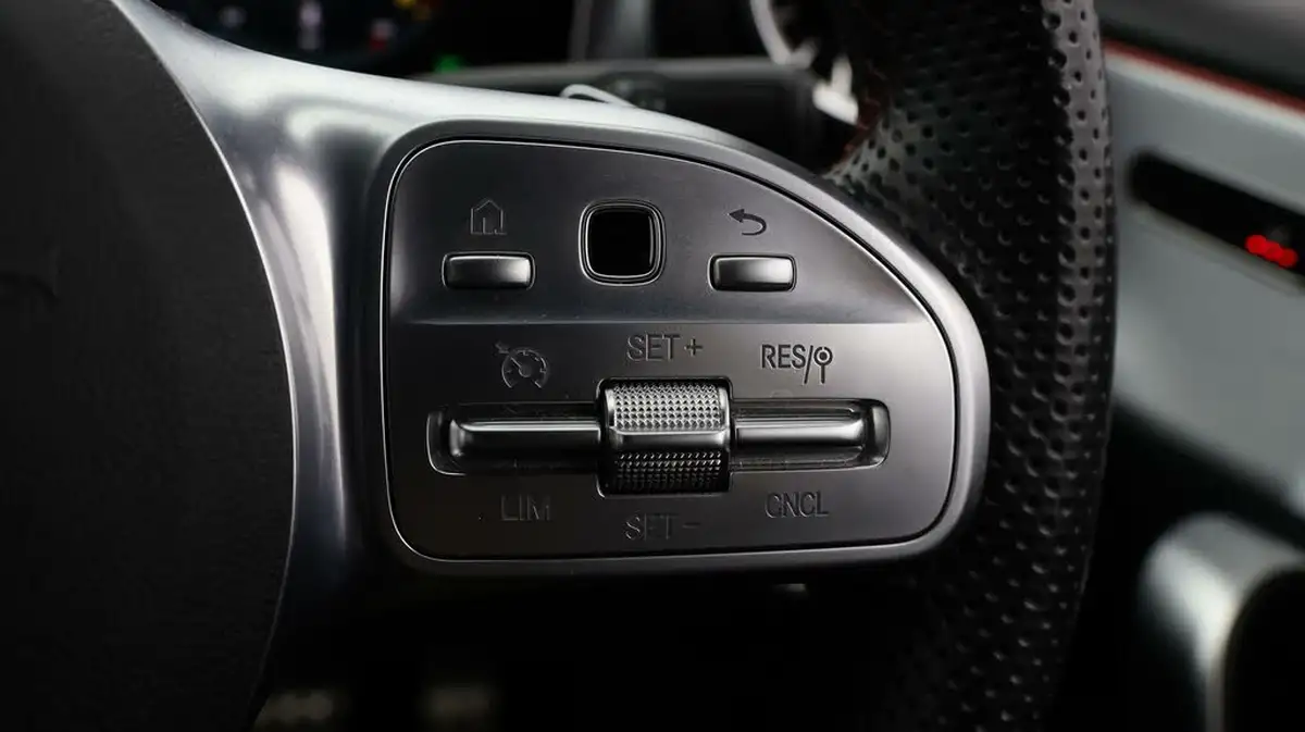 2020-mercedes-benz-a-class-13-a200-amg-line-premium-saloon-4d-7g-dct-big-22