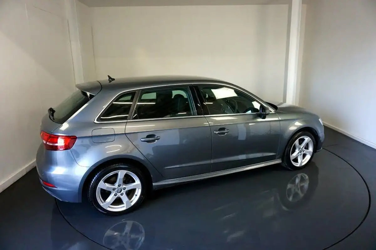 2020-audi-a3-14-40-e-tron-big-11