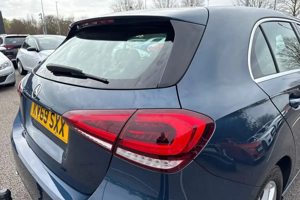 2019-mercedes-benz-a-class-15d-a180d-sport-executive-hatchback-5d-7g-dct-big-31