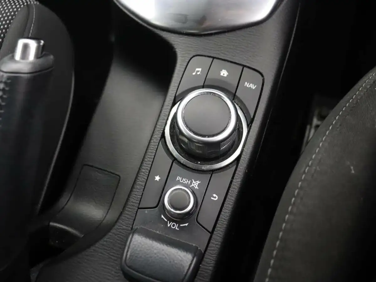 2018-mazda-mazda2-15-sport-nav-big-18