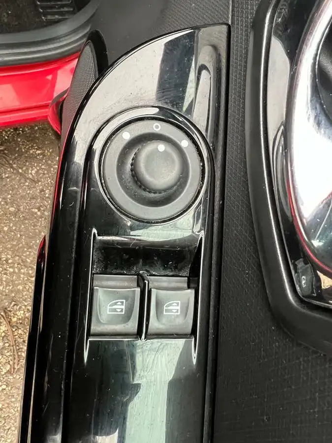 2014-renault-clio-15td-dynamique-medianavss-big-24