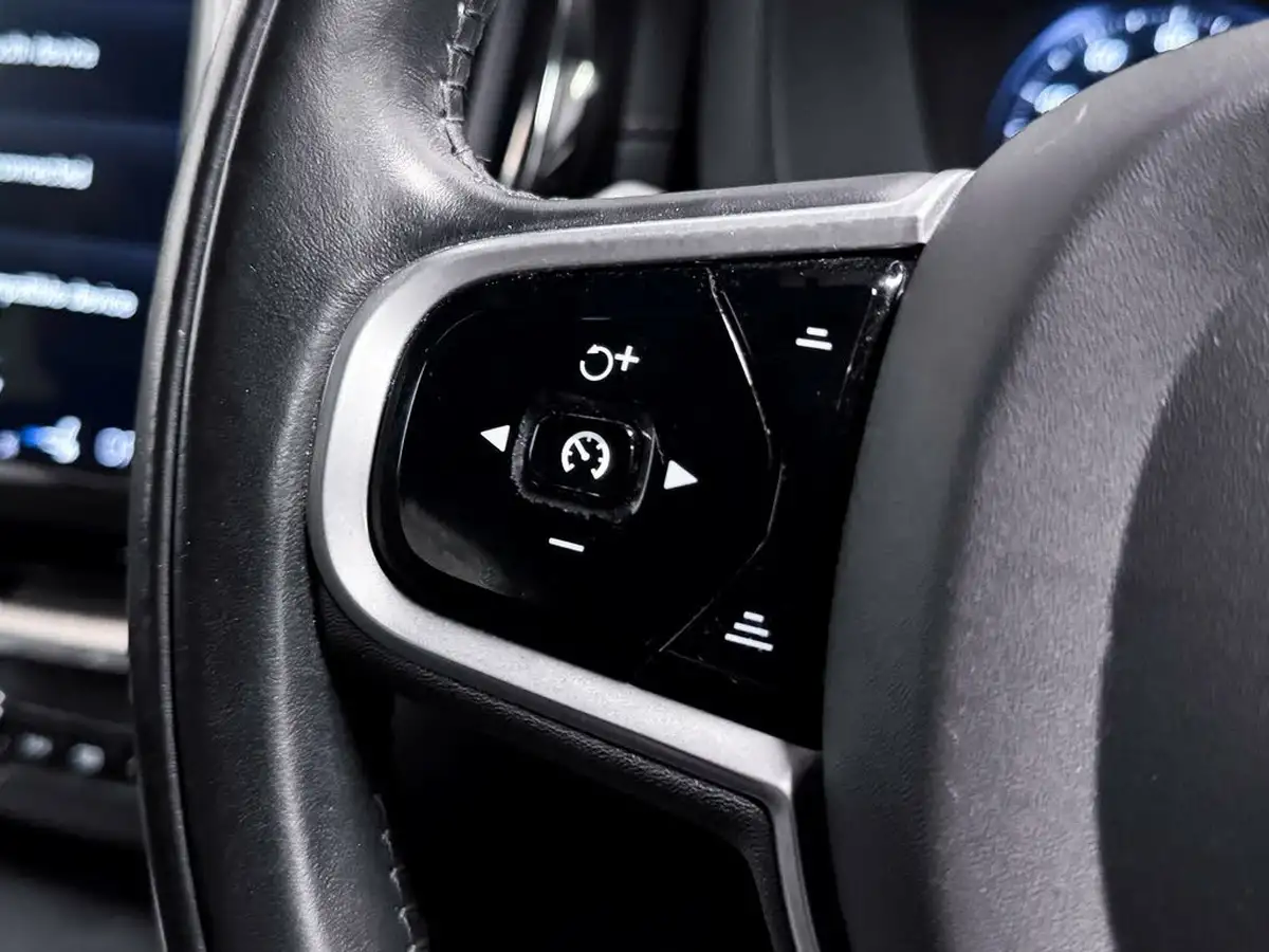 2019-volvo-xc60-20-b5-inscription-awd-big-36