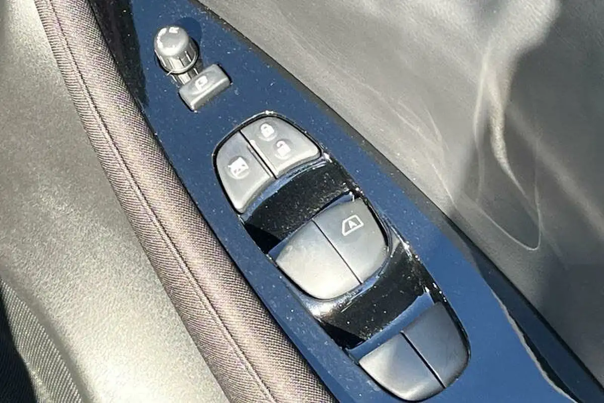 2024-nissan-leaf-e-n-connecta-39kwh-big-15