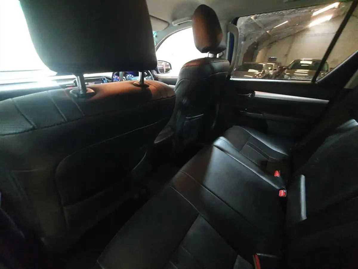 2016-toyota-hi-lux-24d-invincible-x-auto-big-11