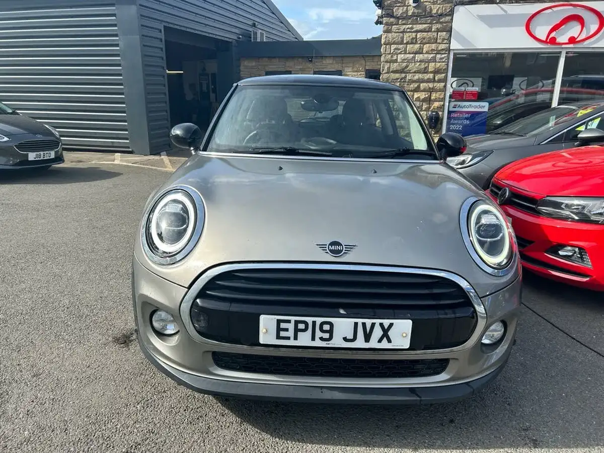 2019-mini-cooper-15-cooper-classic-hatchback-3d-big-3