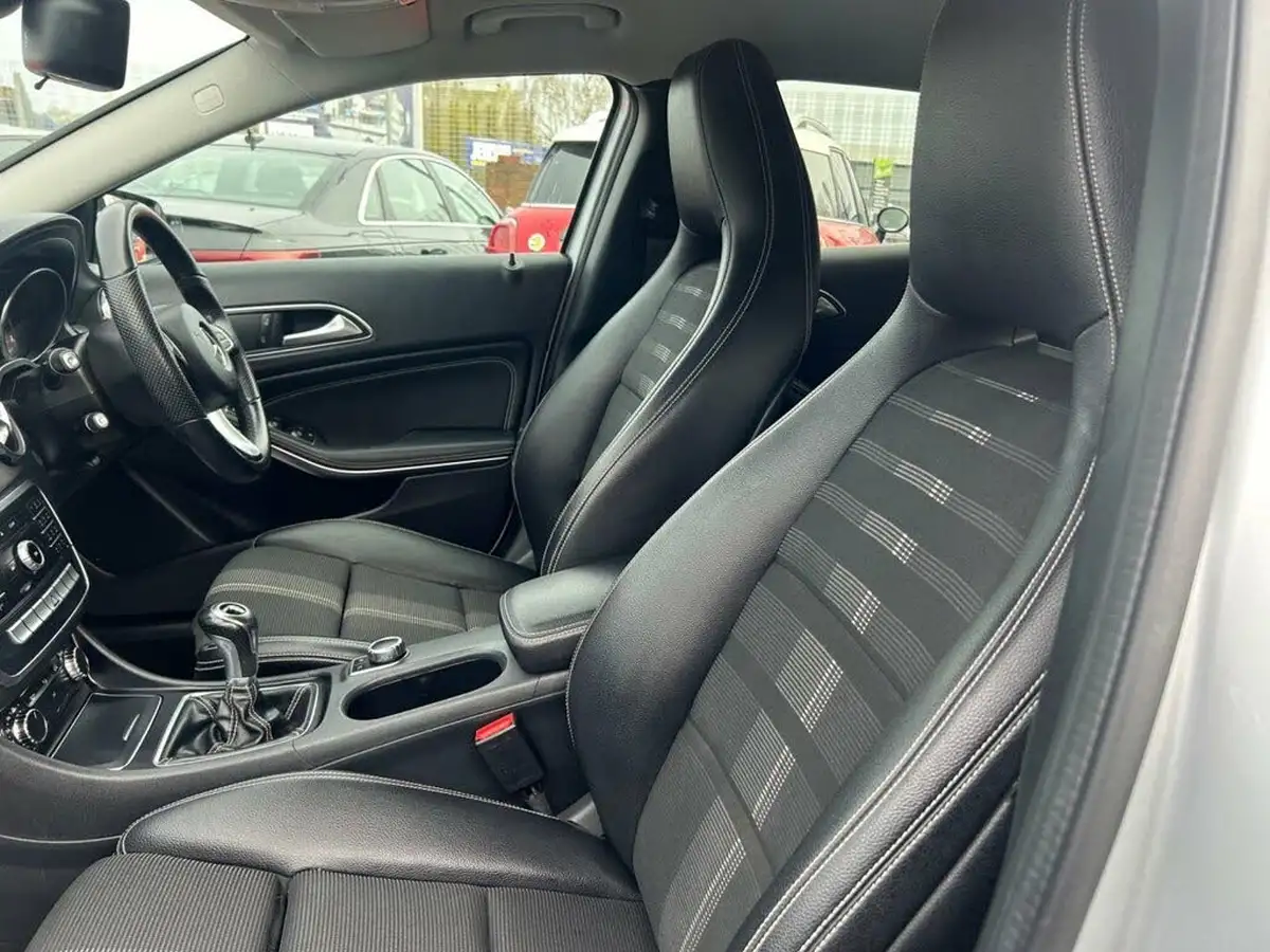 2019-mercedes-benz-gla-class-16-gla-180-urban-edition-ss-big-14