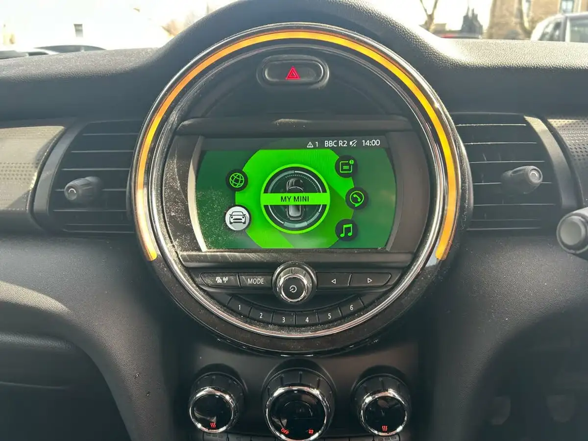 2019-mini-cooper-15-cooper-classic-hatchback-3d-big-27