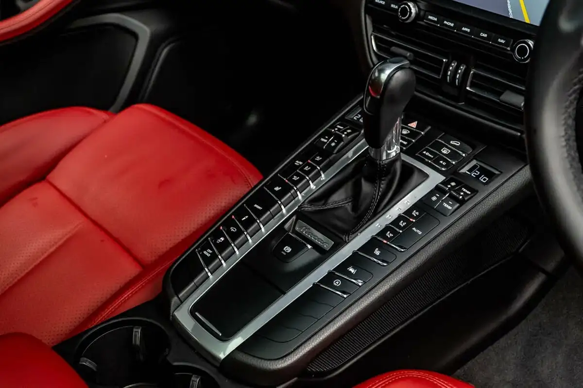 2019-porsche-macan-30-v6-s-big-33