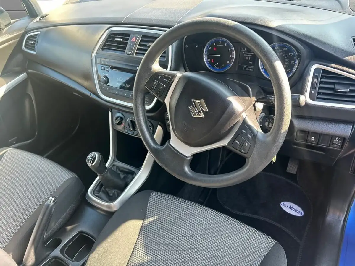 2016-suzuki-s-cross-16-sz3-big-8