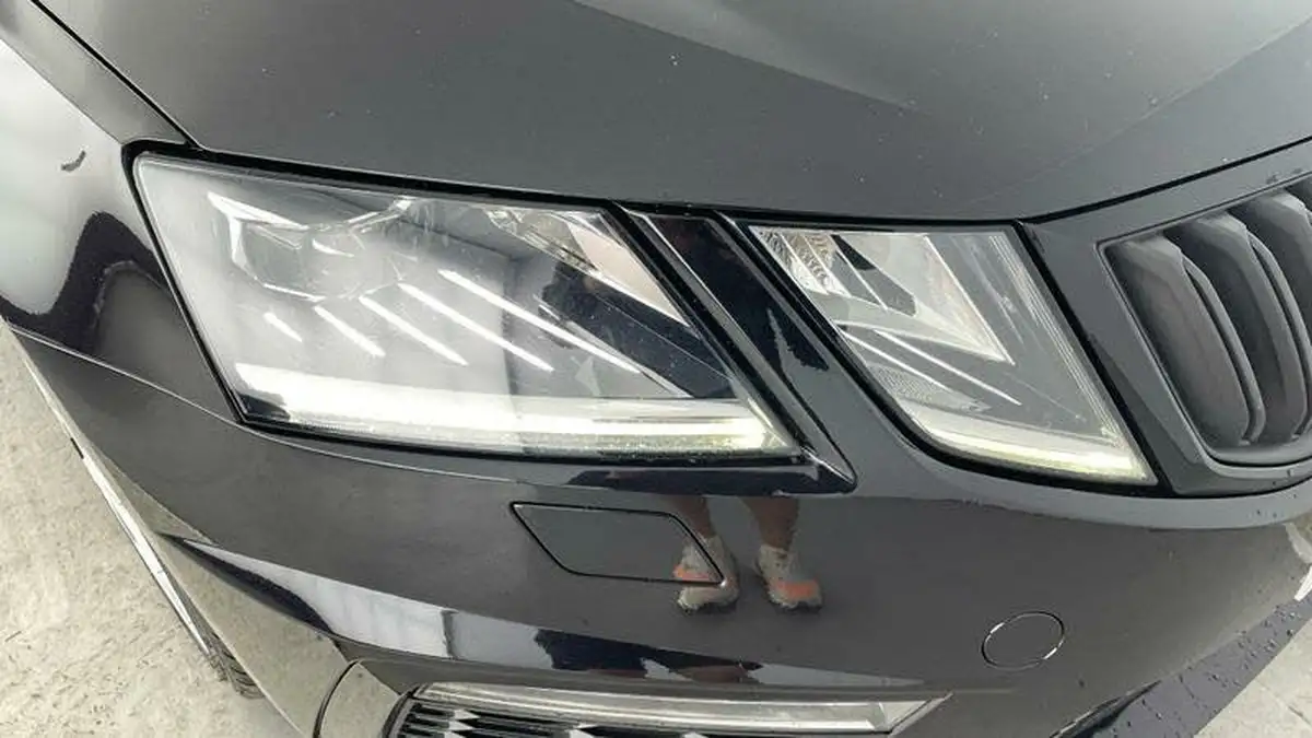 2017-skoda-octavia-20tdi-vrs-estate-dsg-big-38