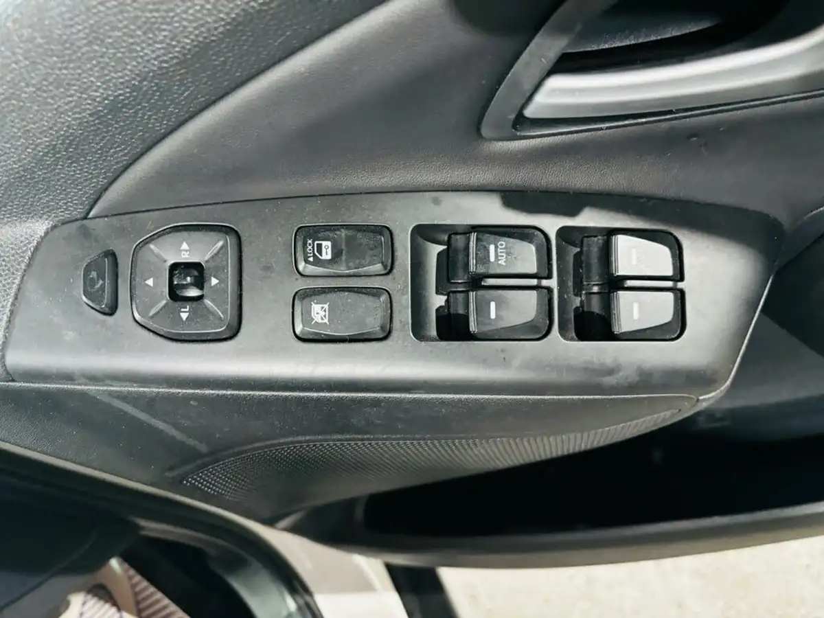 2014-hyundai-ix35-20td-premium-auto-big-19