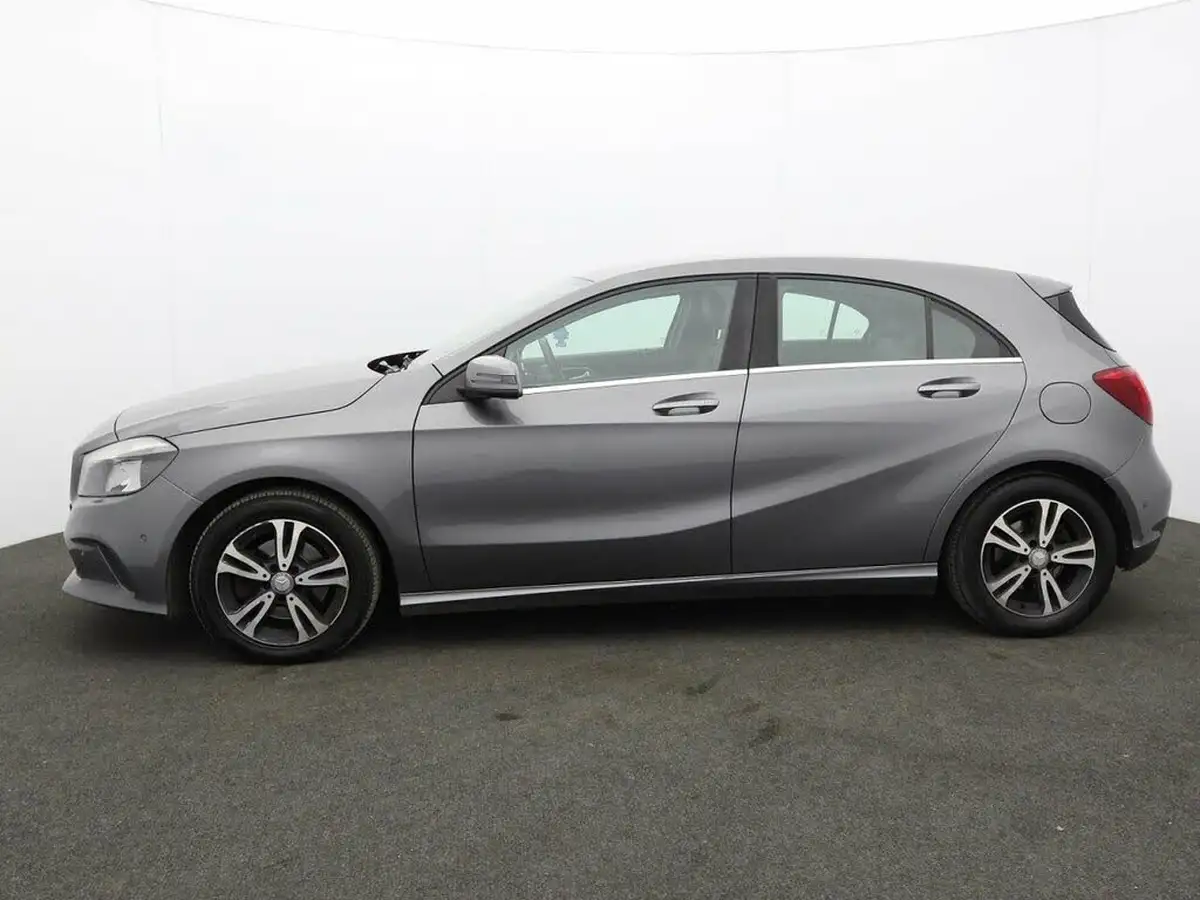 2016-mercedes-benz-a-class-16-a180-se-executivess-big-5