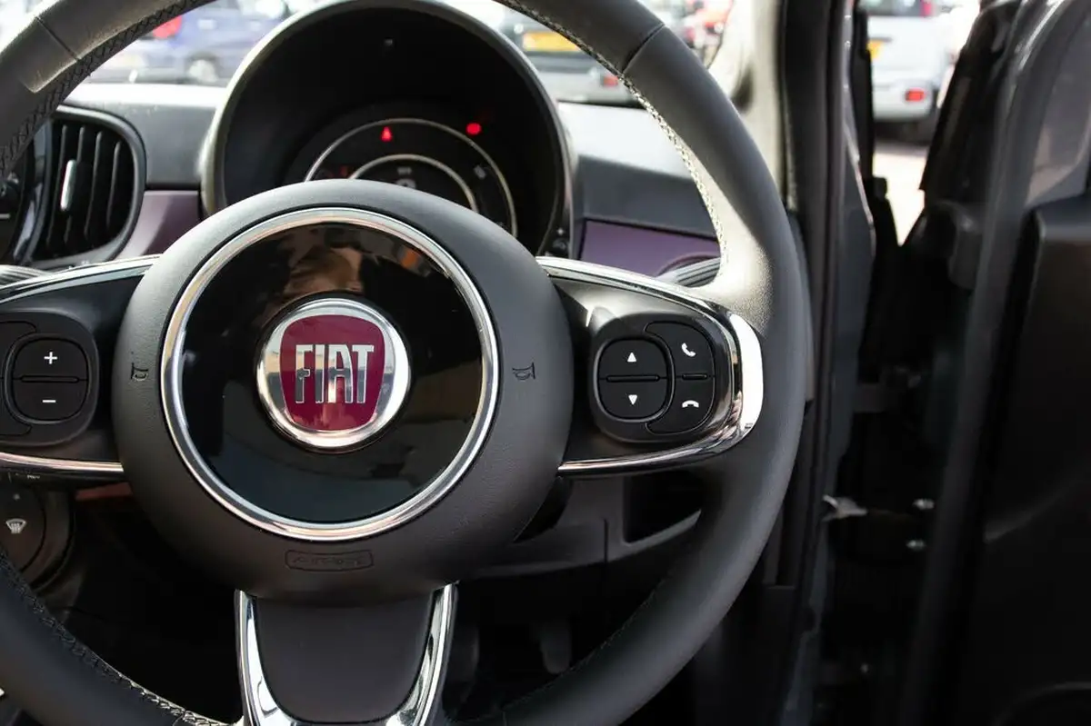2020-fiat-500-10-star-big-19