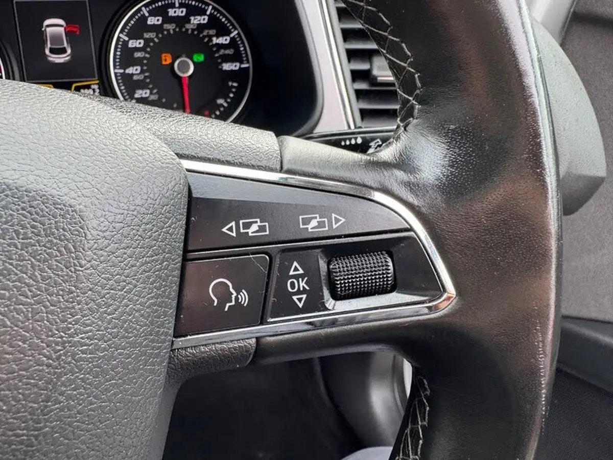 2017-seat-leon-14-ecotsi-xcellence-technology-hatchback-dsg-big-29