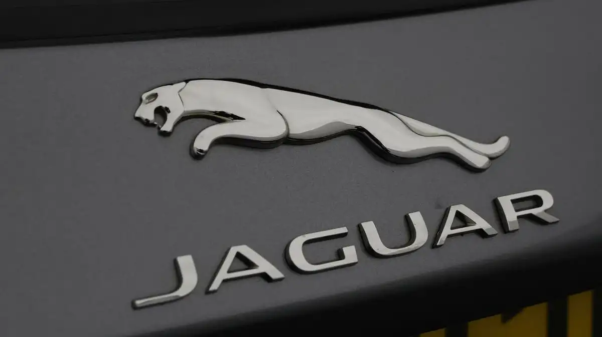 2019-jaguar-e-pace-20-i4d-r-dynamic-se-180ps-awd-auto-big-19
