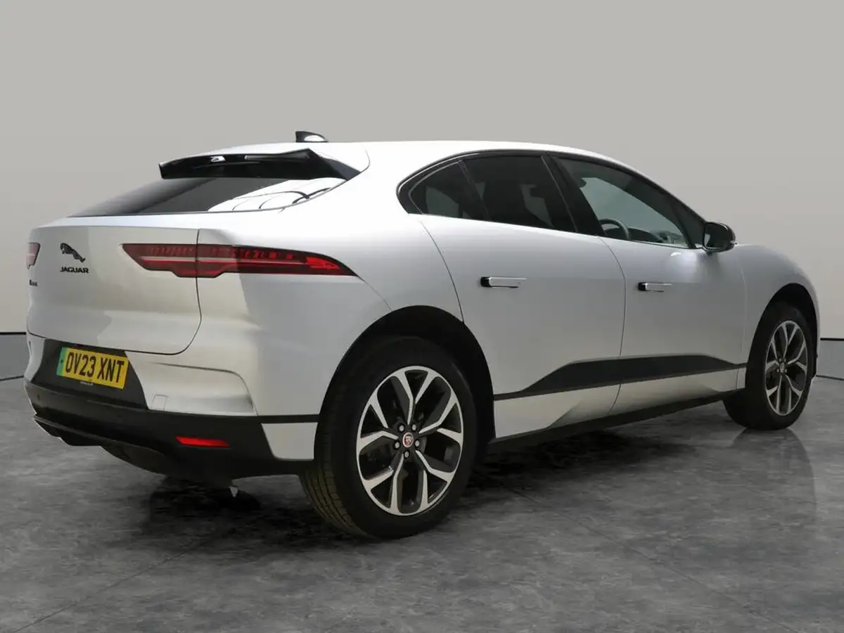 2023-jaguar-i-pace-ev400-se-big-11