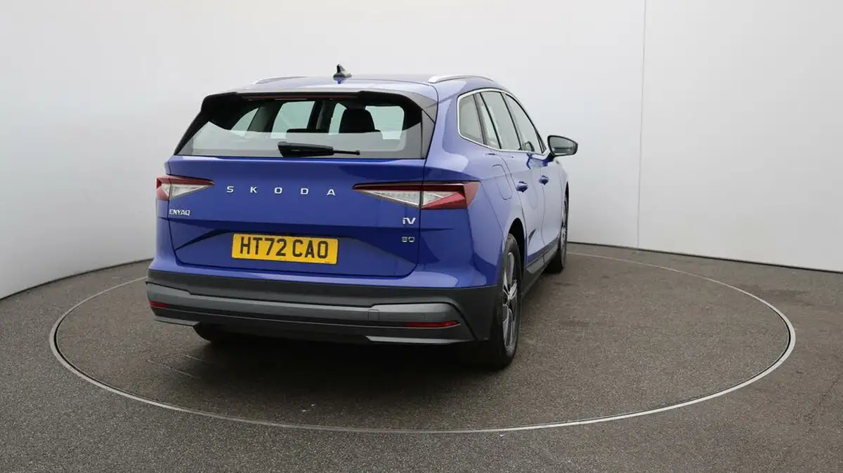 2022-skoda-enyaq-e-80-82-kwh-big-54