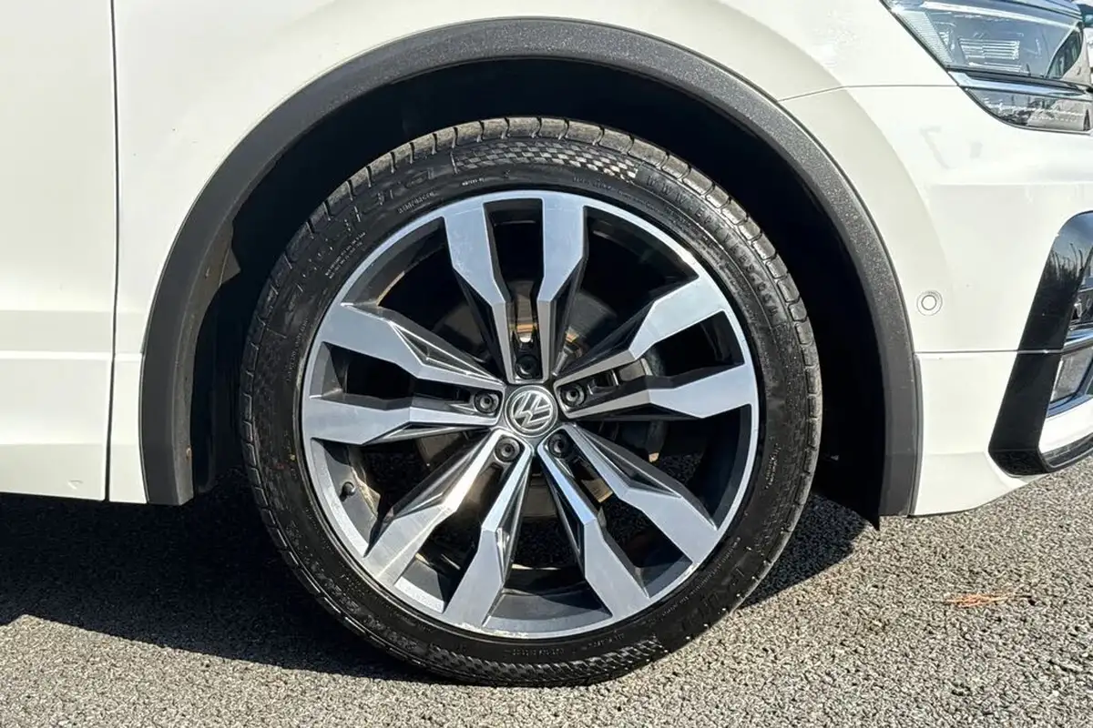 2020-volkswagen-tiguan-20tdi-r-line-tech-150ps-dsg-big-8