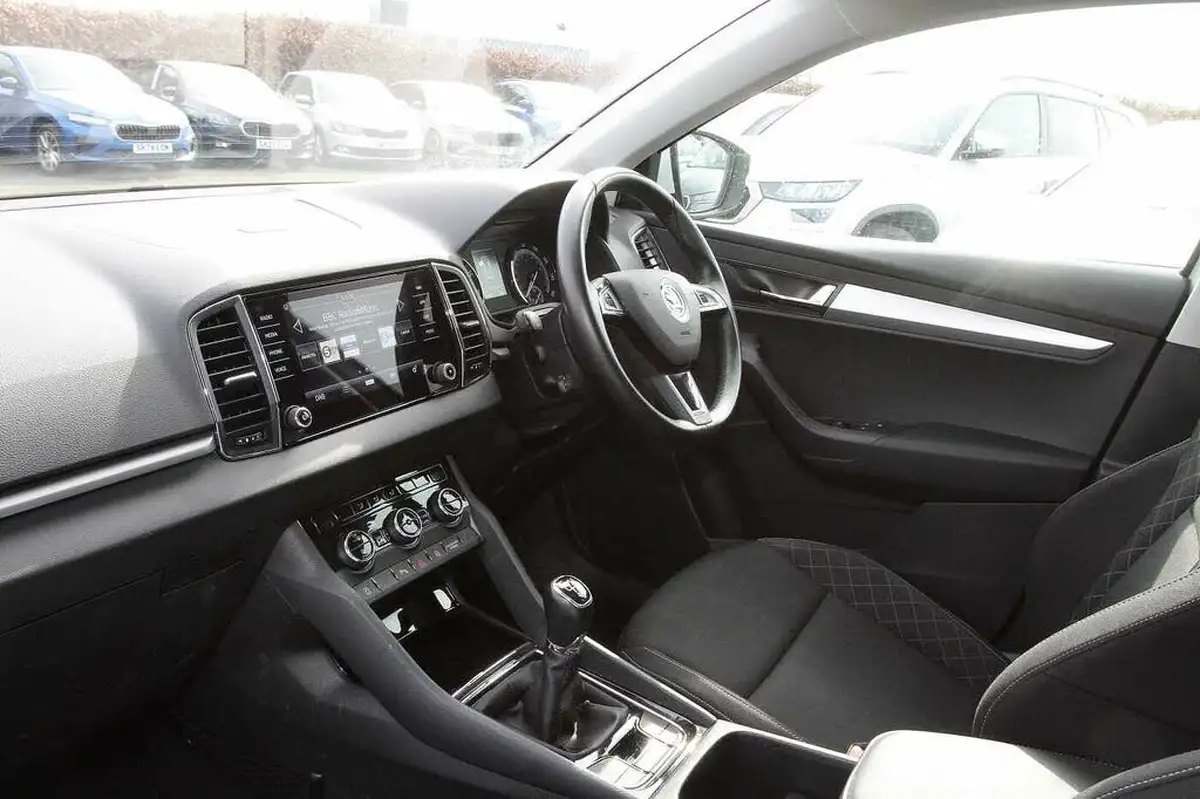 2018-skoda-karoq-10-tsi-se-nav-plus-big-1