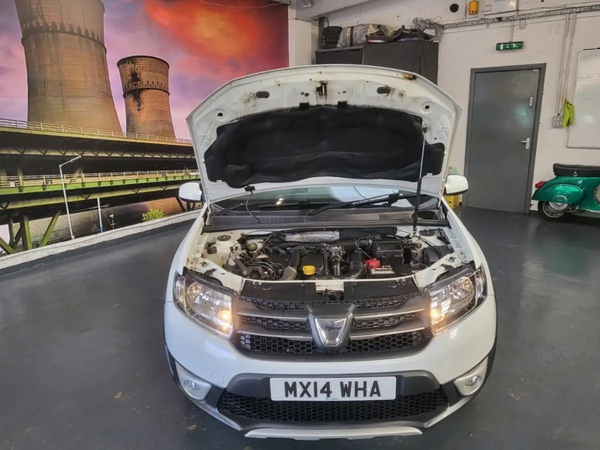 2014-dacia-sandero-stepway-15d-laureate-big-23