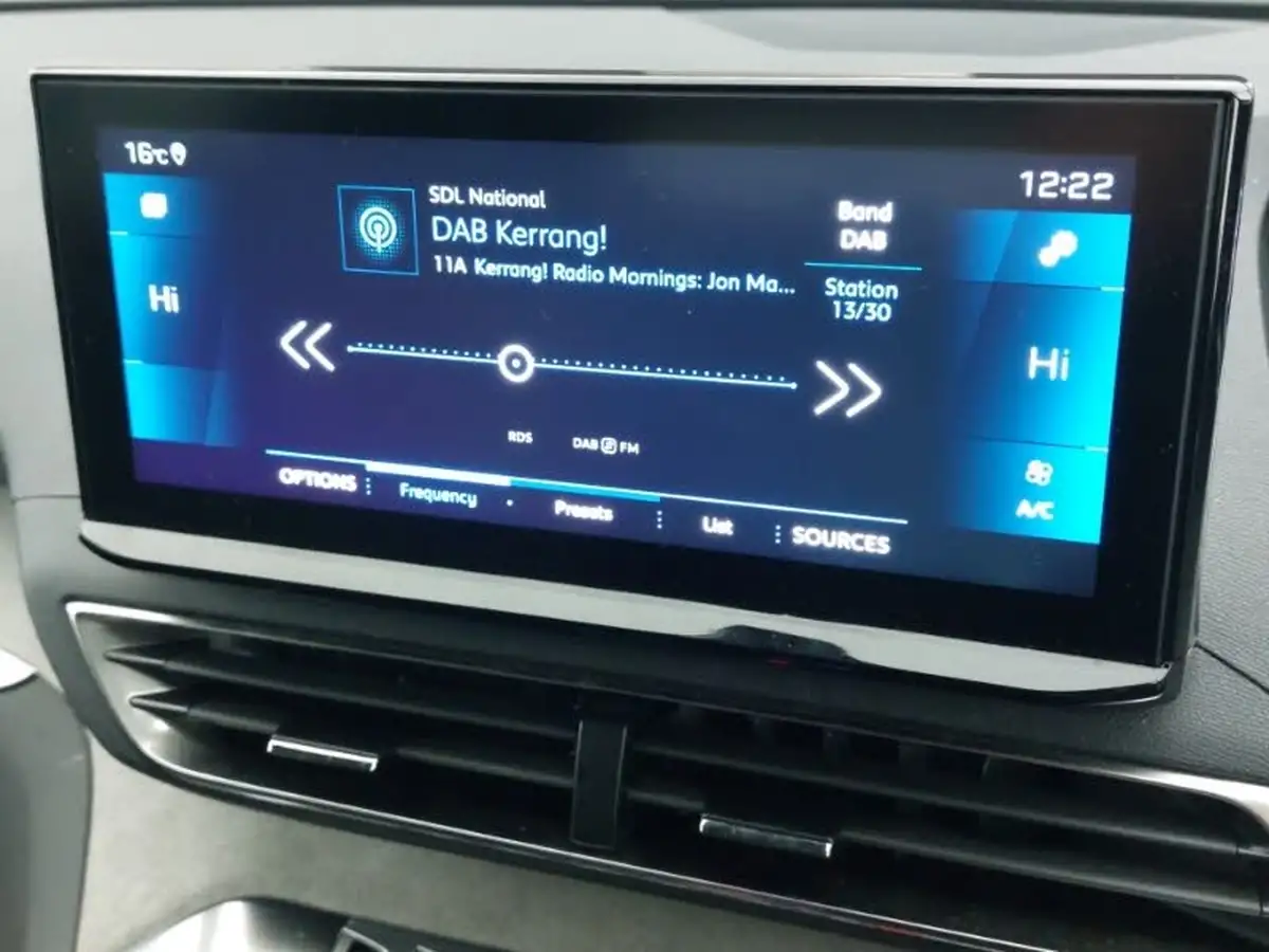 2024-peugeot-3008-suv-12-puretech-gt-136ps-hybrid-e-dsc6-big-12