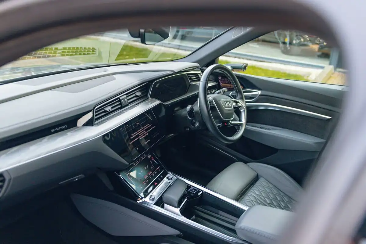 2021-audi-e-tron-50e-vorsprung-station-wagon-big-54