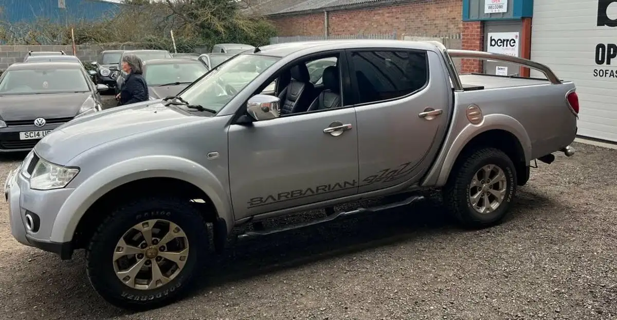 2011-mitsubishi-l200-25td-barbarian-big-3