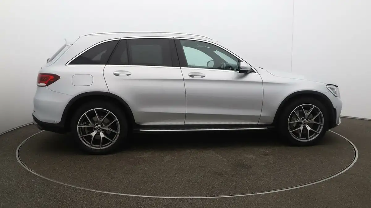 2020-mercedes-benz-glc-class-20d-glc300d-amg-line-premium-plus-station-wagon-5d-big-44