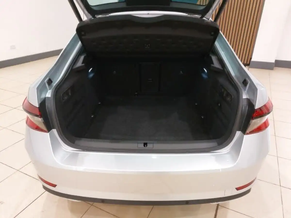 2023-skoda-superb-20-tsi-sportline-plus-190ps-hatchback-big-7