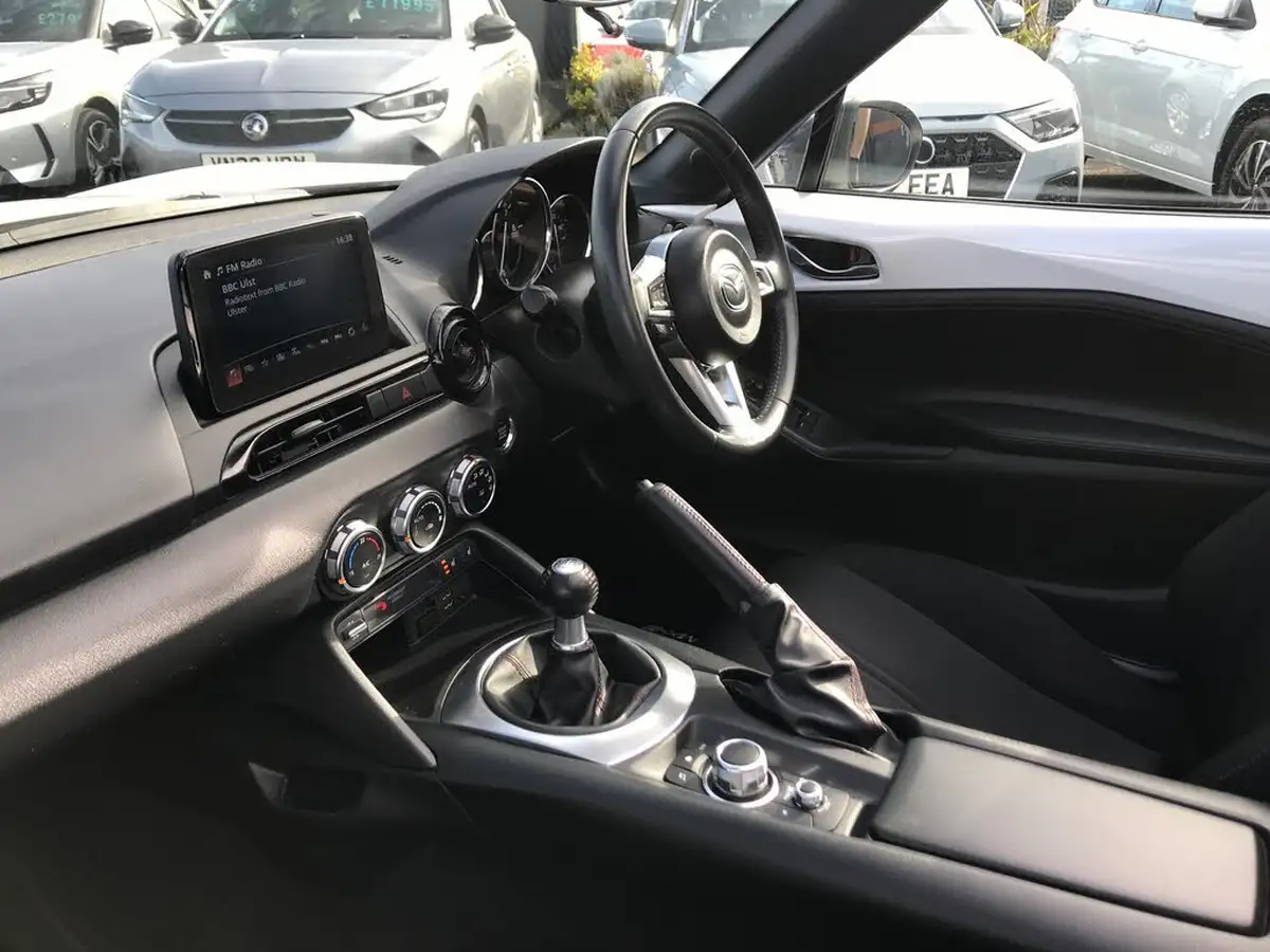 2019-mazda-mx-5-15-se-l-nav-rf-big-4