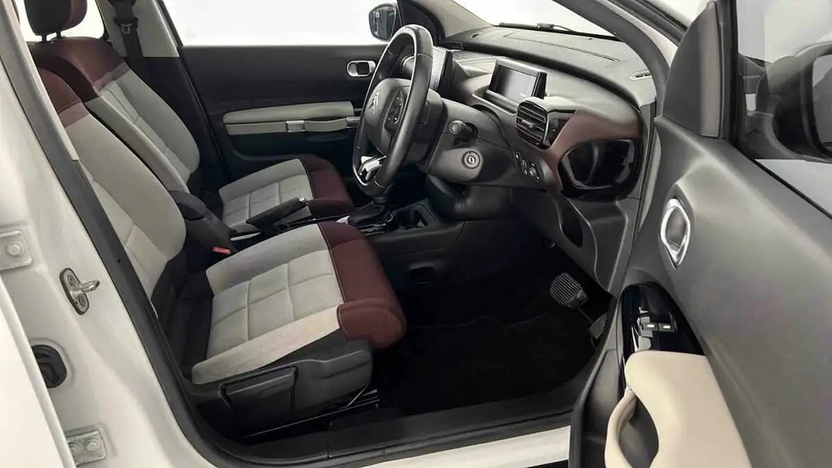 2018-citroen-c4-cactus-12-puretech-flair-110ps-eat6-big-14
